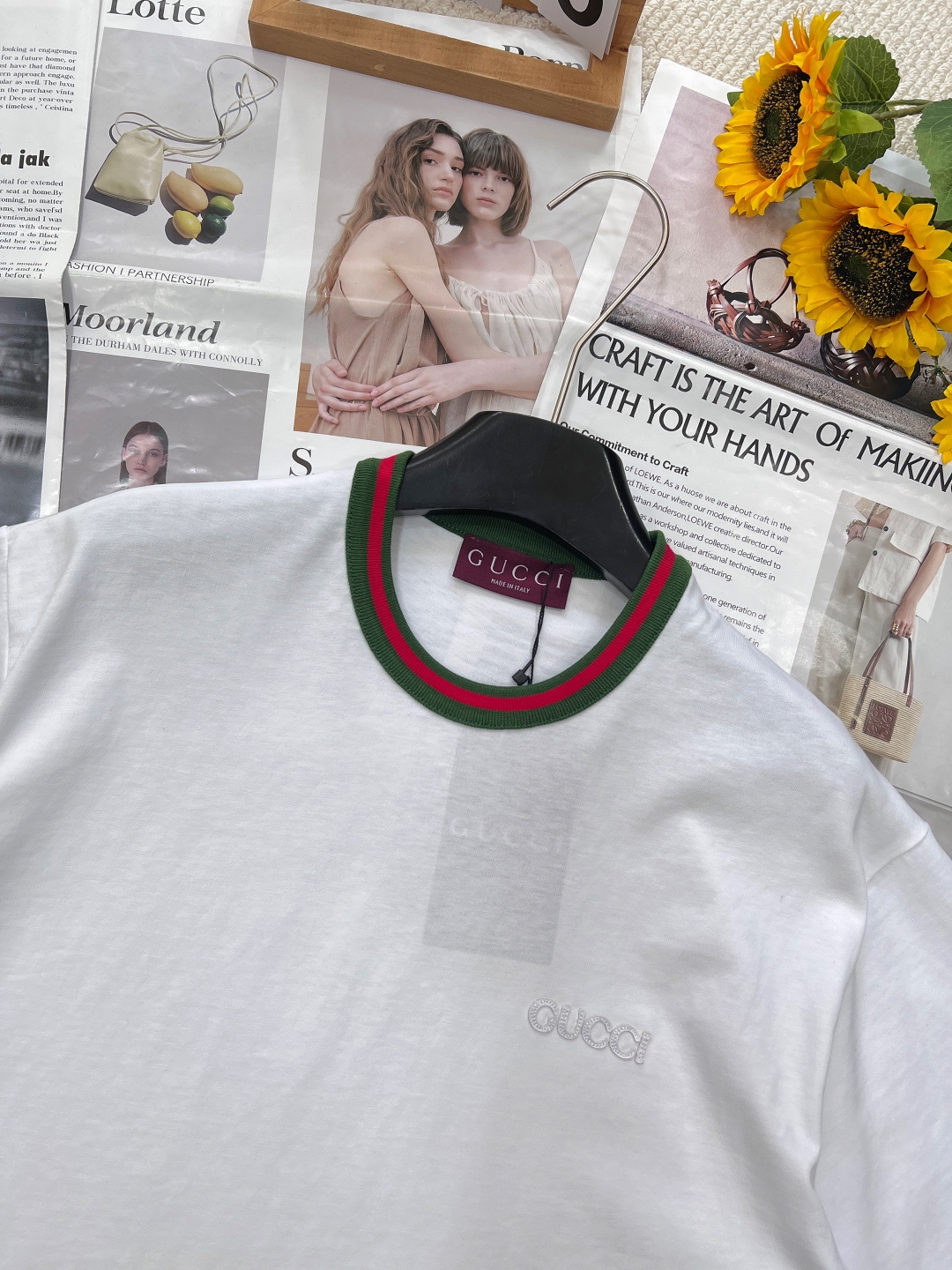 🆕Gucci春夏新款红绿领圆领短袖，采用15S精棉平纹面料，230g。采用精梳工艺处理的棉纤维制成的平纹