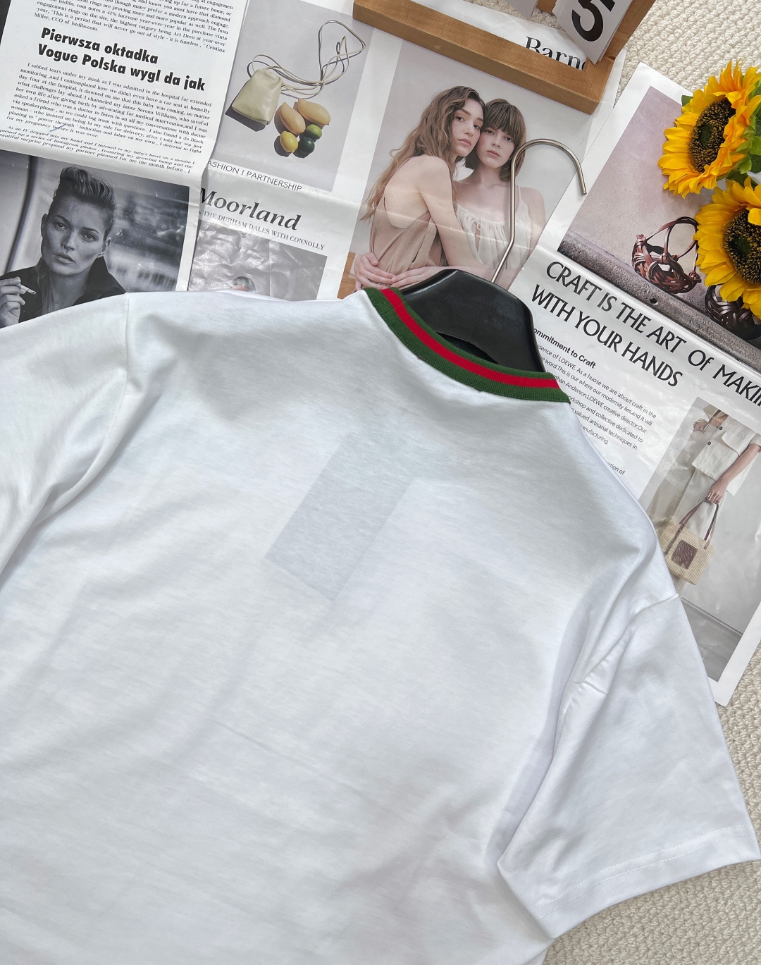 🆕Gucci春夏新款红绿领圆领短袖，采用15S精棉平纹面料，230g。采用精梳工艺处理的棉纤维制成的平纹