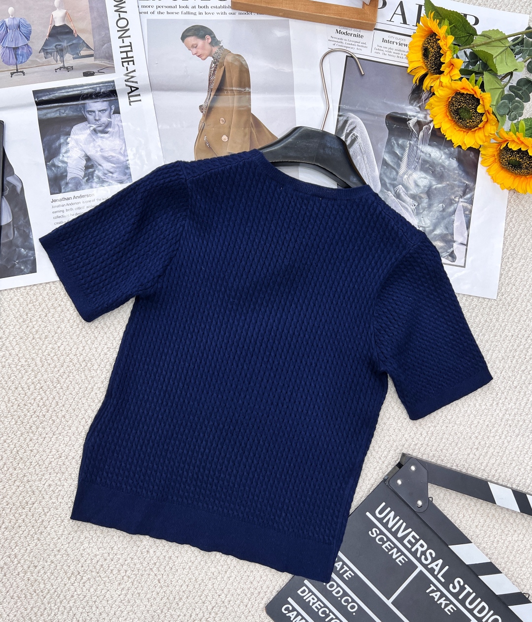 🆕miumiu早春新款学院风字母刺绣麻花圆领短袖针织衫采用100%羊毛！面料软软糯糯的，敲级舒服！自带显