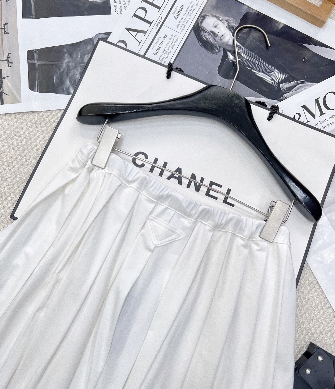 🆕Prada早春新款松紧腰百褶半裙丨高版出品!定制版型尽显高级随意感 视觉盛宴 四季必入的百搭单品 质感