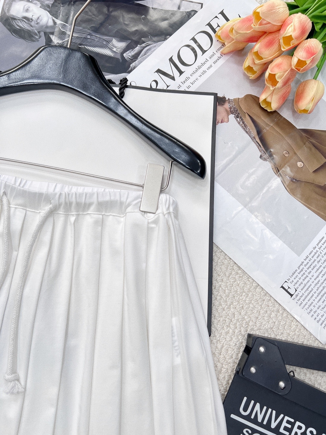 🆕Prada早春新款松紧腰百褶半裙丨高版出品!定制版型尽显高级随意感 视觉盛宴 四季必入的百搭单品 质感