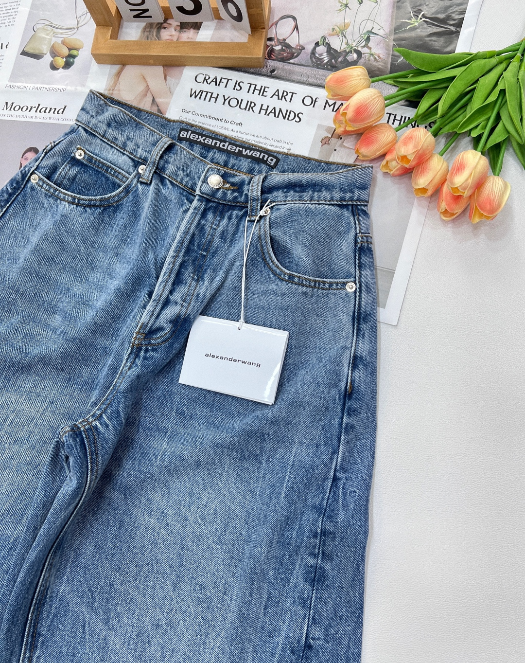 🆕25SS早春新品AW大王后烫钻字母牛仔裤，爆款神裤来咯！这条真的要做好的话花费超多心思的，裤型剪裁+水