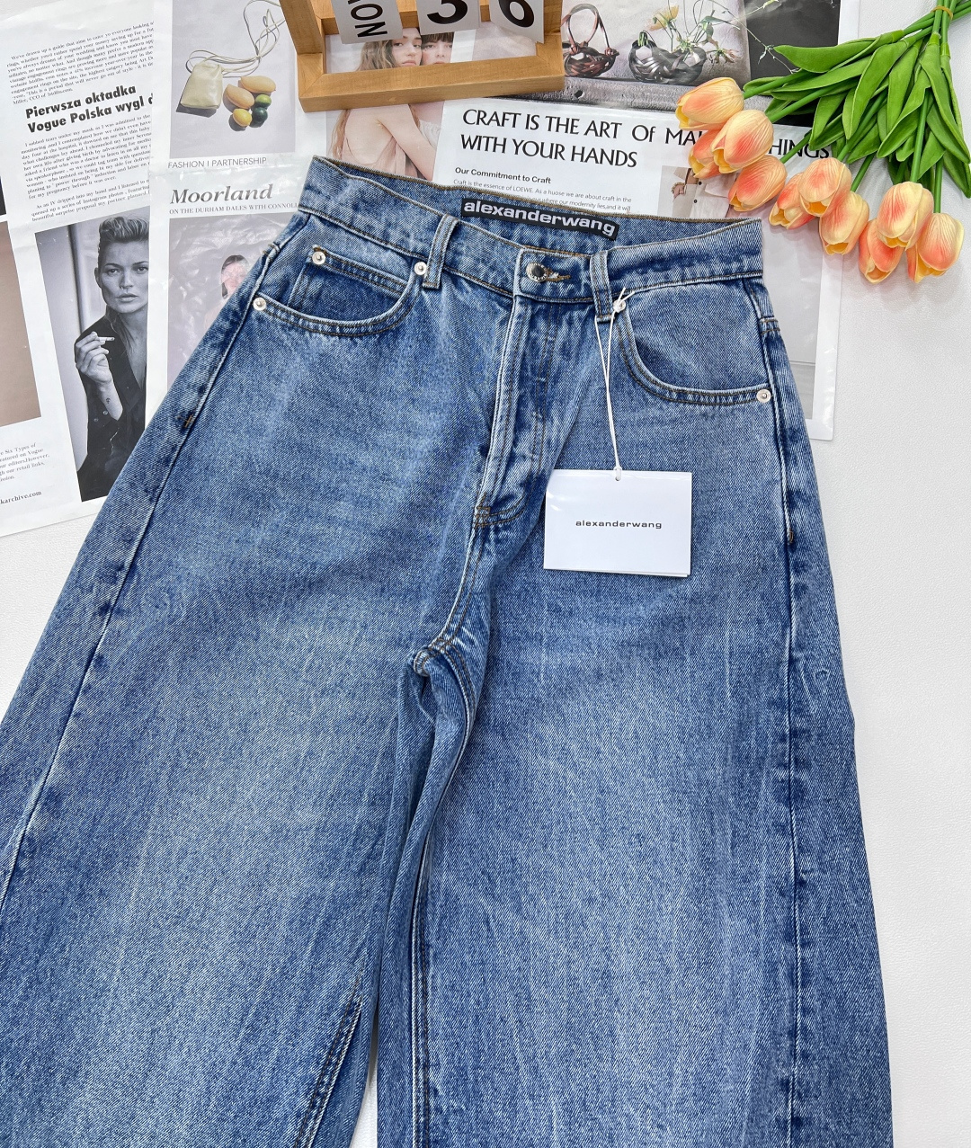 🆕25SS早春新品AW大王后烫钻字母牛仔裤，爆款神裤来咯！这条真的要做好的话花费超多心思的，裤型剪裁+水