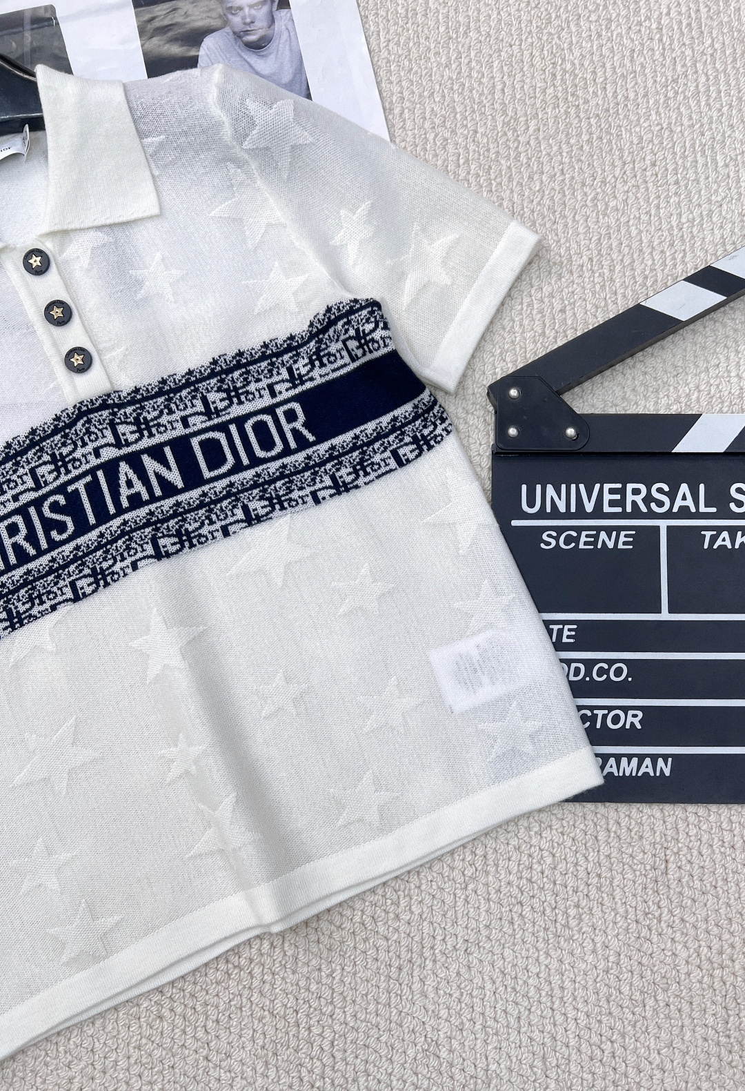 🆕 DIOR 提花暗纹五角星⭐️Polo领针织短袖这个针织短袖深深的俘获了我的心！超正的版型，显肤白的好