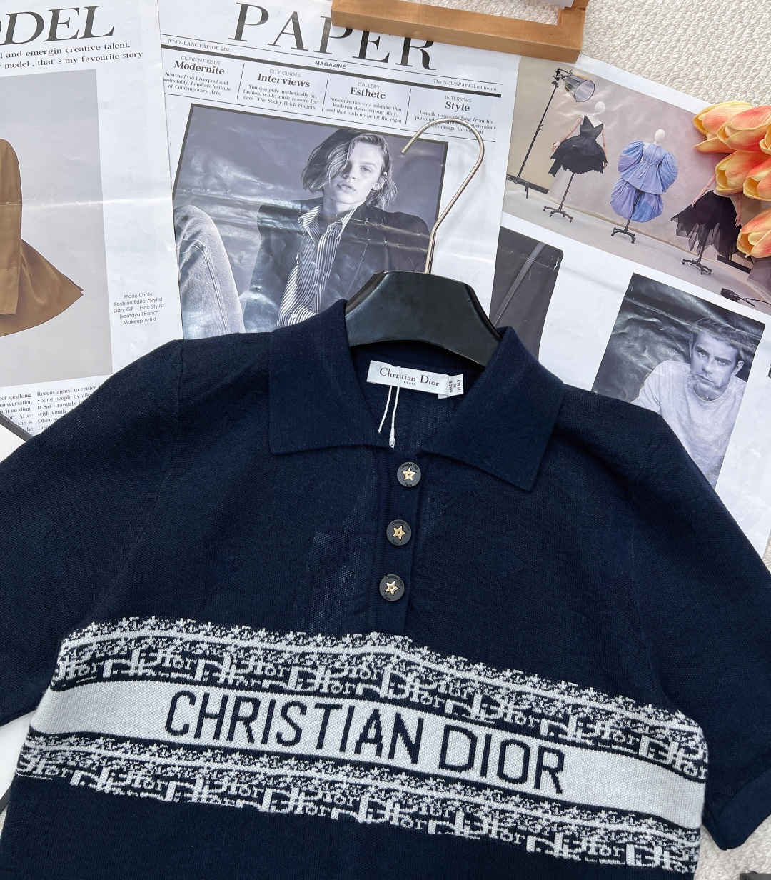 🆕 DIOR 提花暗纹五角星⭐️Polo领针织短袖这个针织短袖深深的俘获了我的心！超正的版型，显肤白的好
