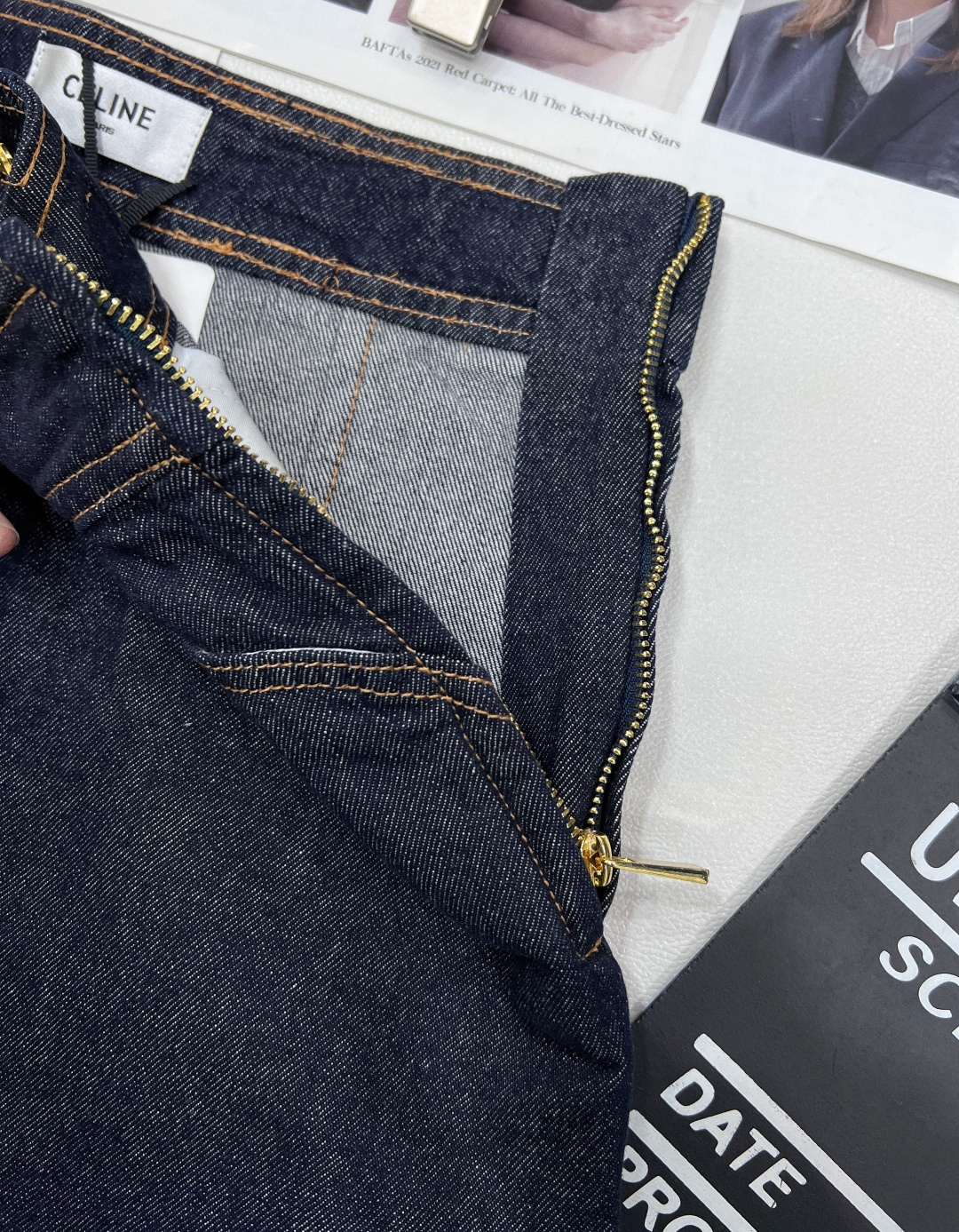 🆕CELINESS新款进口丹宁不掉色纯棉面料牛仔短裙，简约前腰中赛琳金属皮标让品牌格调直接拉满，侧方拉链