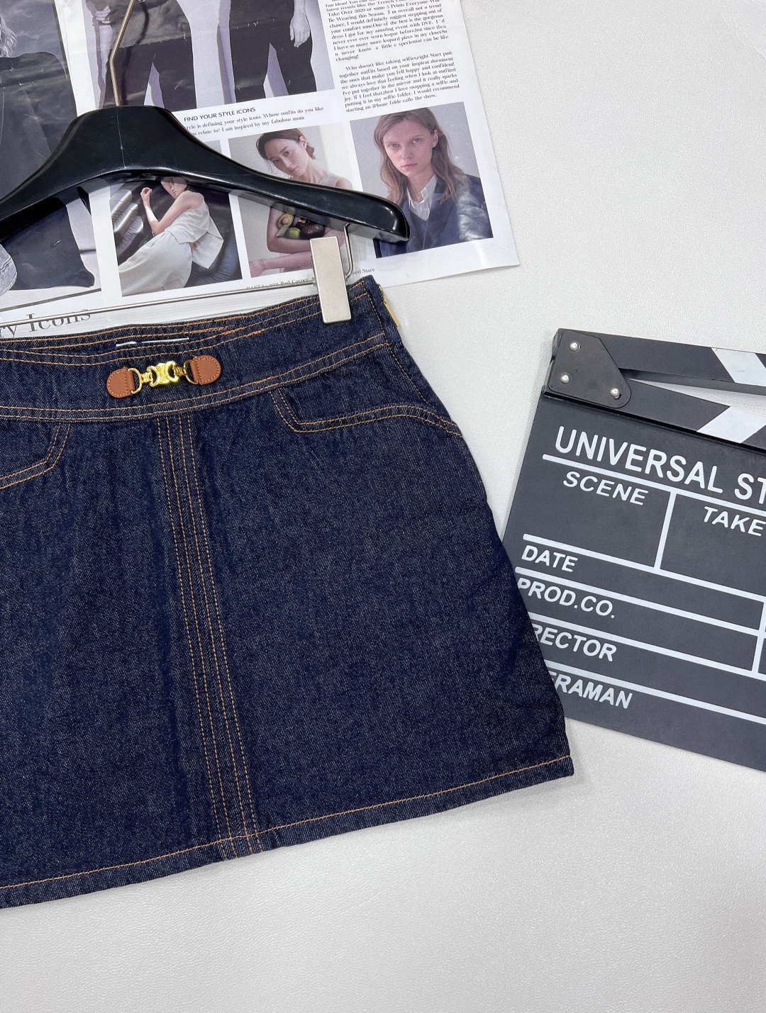 🆕CELINESS新款进口丹宁不掉色纯棉面料牛仔短裙，简约前腰中赛琳金属皮标让品牌格调直接拉满，侧方拉链