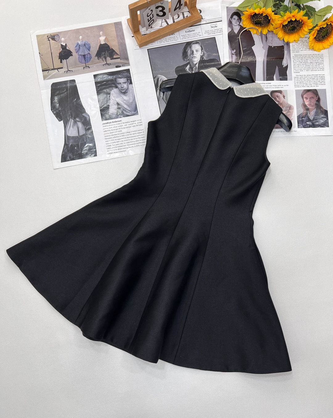 🆕JORYA 25SS新款桌雅黑色小黑裙。 它以经典黑色为基调，融合独特创意。领口处，或许是精致蕾丝拼接