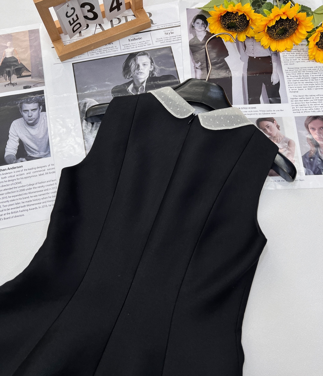 🆕JORYA 25SS新款桌雅黑色小黑裙。 它以经典黑色为基调，融合独特创意。领口处，或许是精致蕾丝拼接