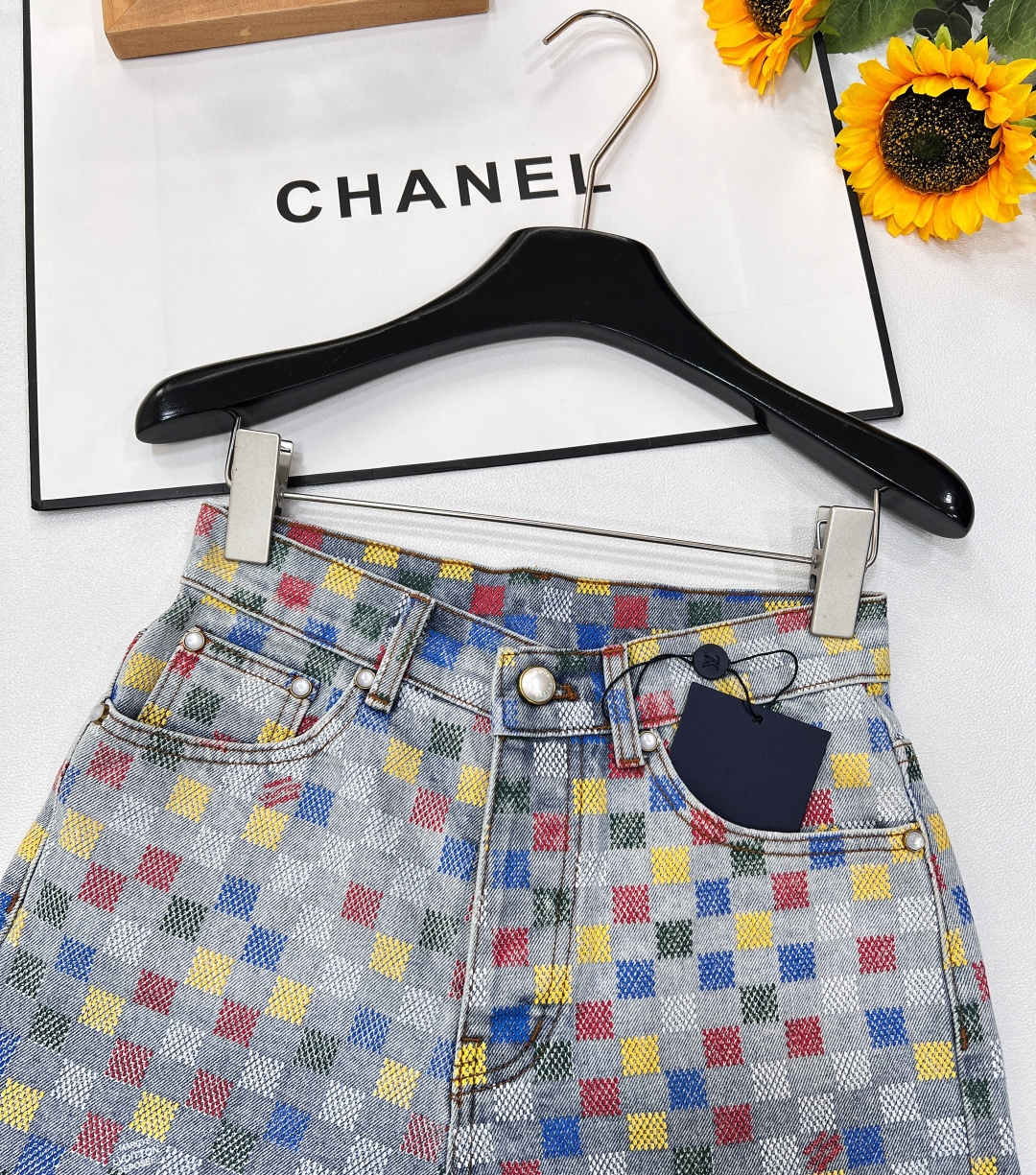 🆕LOUIS VUITTON2025SS春夏新品 1v年度神裤来了，彩色棋盘格设计，我愿称之为1v年度神