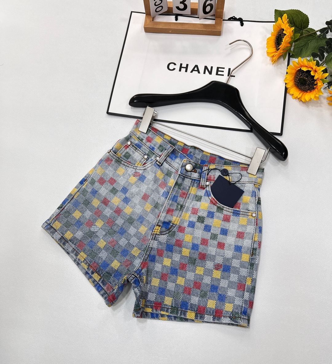 🆕LOUIS VUITTON2025SS春夏新品 1v年度神裤来了，彩色棋盘格设计，我愿称之为1v年度神