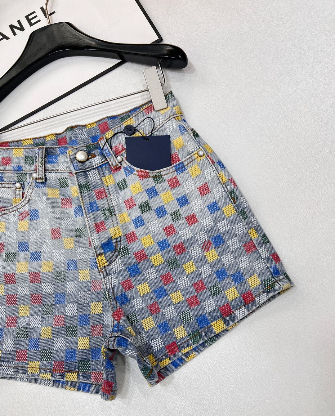 🆕LOUIS VUITTON2025SS春夏新品 1v年度神裤来了，彩色棋盘格设计，我愿称之为1v年度神