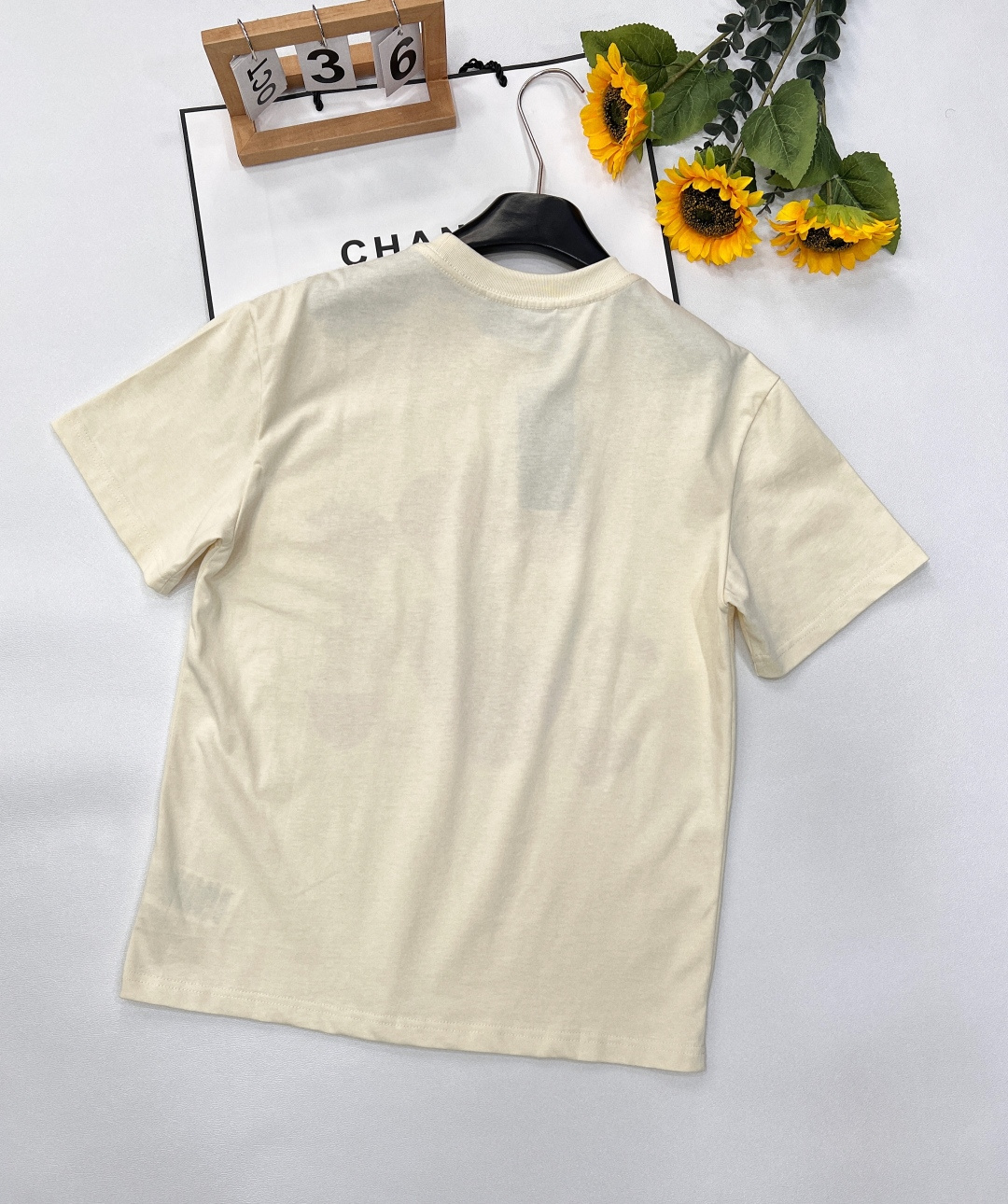 🆕 GUCCI 草莓熊卡通印花短袖T恤，水彩印花可爱帅气又时髦的调调！设计感十足，干净又清爽 满满的青春