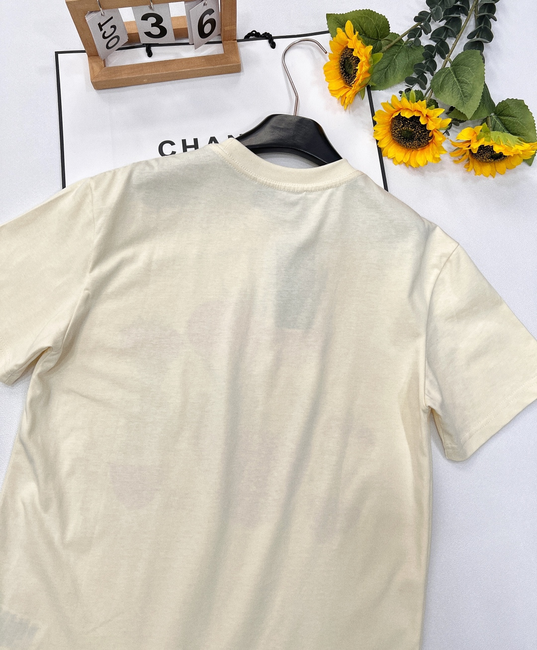 🆕 GUCCI 草莓熊卡通印花短袖T恤，水彩印花可爱帅气又时髦的调调！设计感十足，干净又清爽 满满的青春