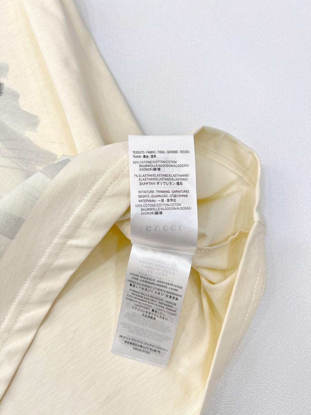 🆕 GUCCI 可爱猫猫🐱字母logo短袖T恤玩味经典，释放个性以GUCCI标志性的双G字母为灵感，融入