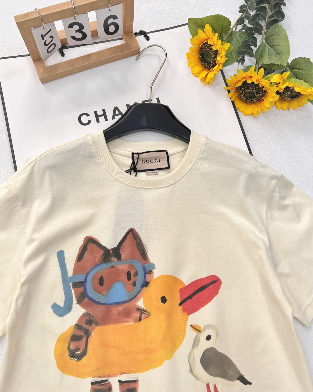 🆕 GUCCI 猫咪🐈卡通印花短袖T恤玩味经典，释放个性以GUCCI标志性的双G字母为灵感，融入可爱童趣