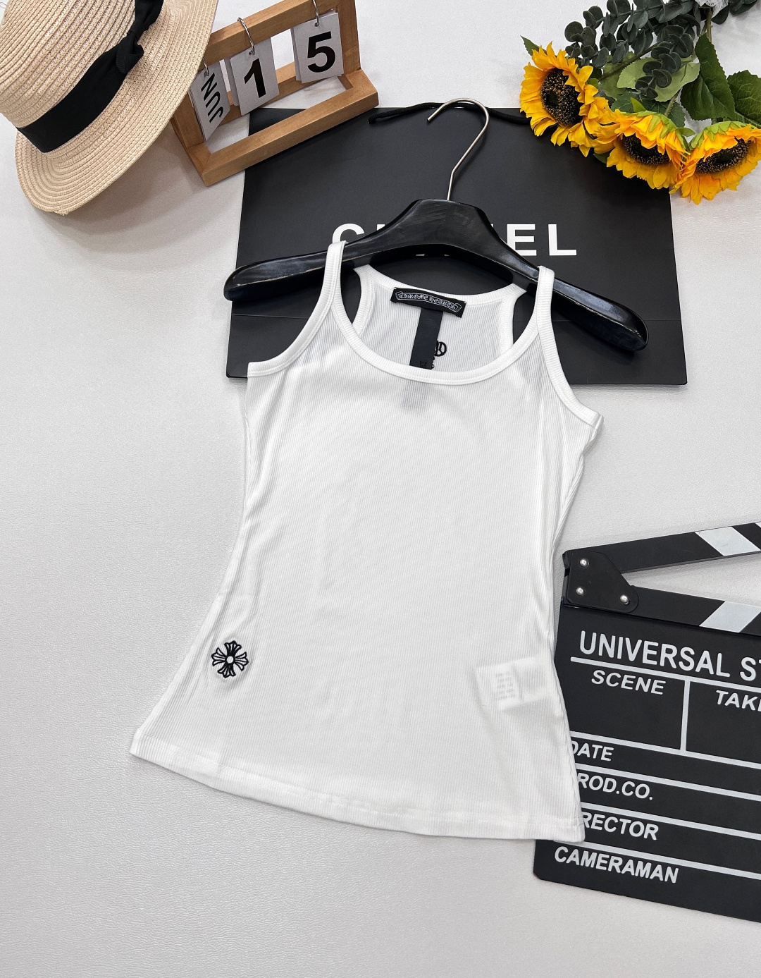 NO:335373,CHROME HEARTS Sanskrit letter embroidery short base vest, invincible and beautiful new Croxin vest, black, white and gray, high elasticity, overall tight style, showing off your figure when worn, it is very comfortable to wear, and can also be matched in various coats. The design of Sanskrit cross embroidery logo on the hem and back is fashionable and not monotonous. Size sml code, chrome hearts, chrome hearts, jackets & coats, alexander wang19860909CHROME HEARTS 梵文字母刺绣短款打底背心,无敌无敌好看的克罗心新款背心,黑白灰三色,高弹力,整体是比较紧身的款,穿起来狠显身材,单穿巨舒服,还能搭配在各种外套里面,下摆及后背梵文十字架刺绣logo的设计,时髦不单调. 尺码sml 编码,,chrome hearts,chrome hearts,jackets & coats,alexander wang,Women's clothing