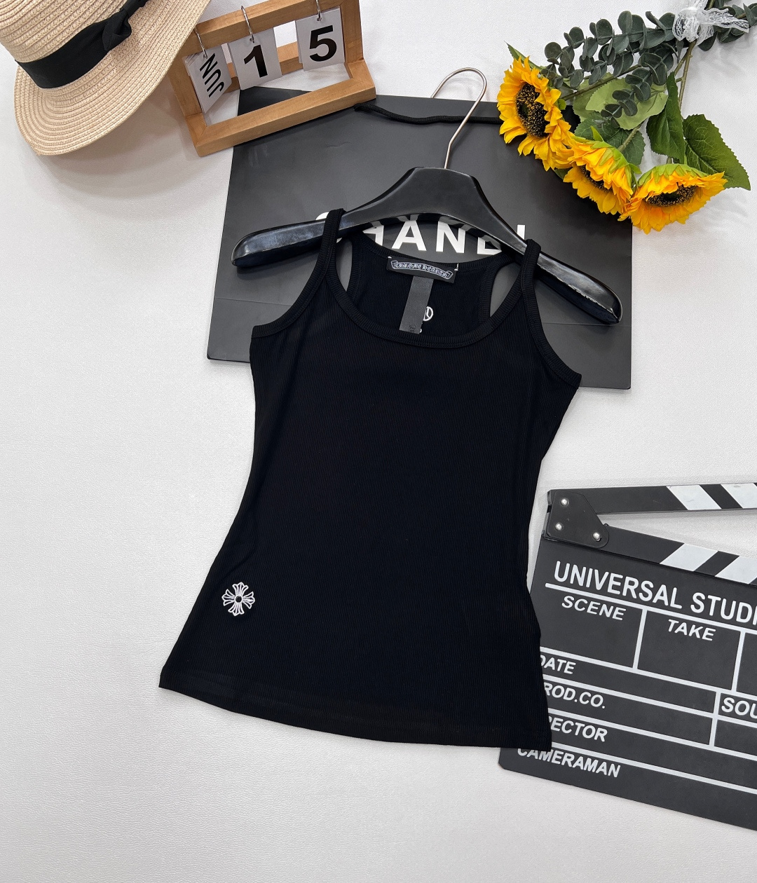 NO:335381,CHROME HEARTS Sanskrit letter embroidery short base vest, invincible and beautiful new Croxin vest, black, white and gray, high elasticity, overall tight style, showing off your figure when worn, it is very comfortable to wear, and can also be matched in various coats. The design of Sanskrit cross embroidery logo on the hem and back is fashionable and not monotonous. Size sml code, chrome hearts, chrome hearts, jackets & coats, alexander wang19860909CHROME HEARTS 梵文字母刺绣短款打底背心,无敌无敌好看的克罗心新款背心,黑白灰三色,高弹力,整体是比较紧身的款,穿起来狠显身材,单穿巨舒服,还能搭配在各种外套里面,下摆及后背梵文十字架刺绣logo的设计,时髦不单调. 尺码sml 编码,,chrome hearts,chrome hearts,jackets & coats,alexander wang,Women's clothing