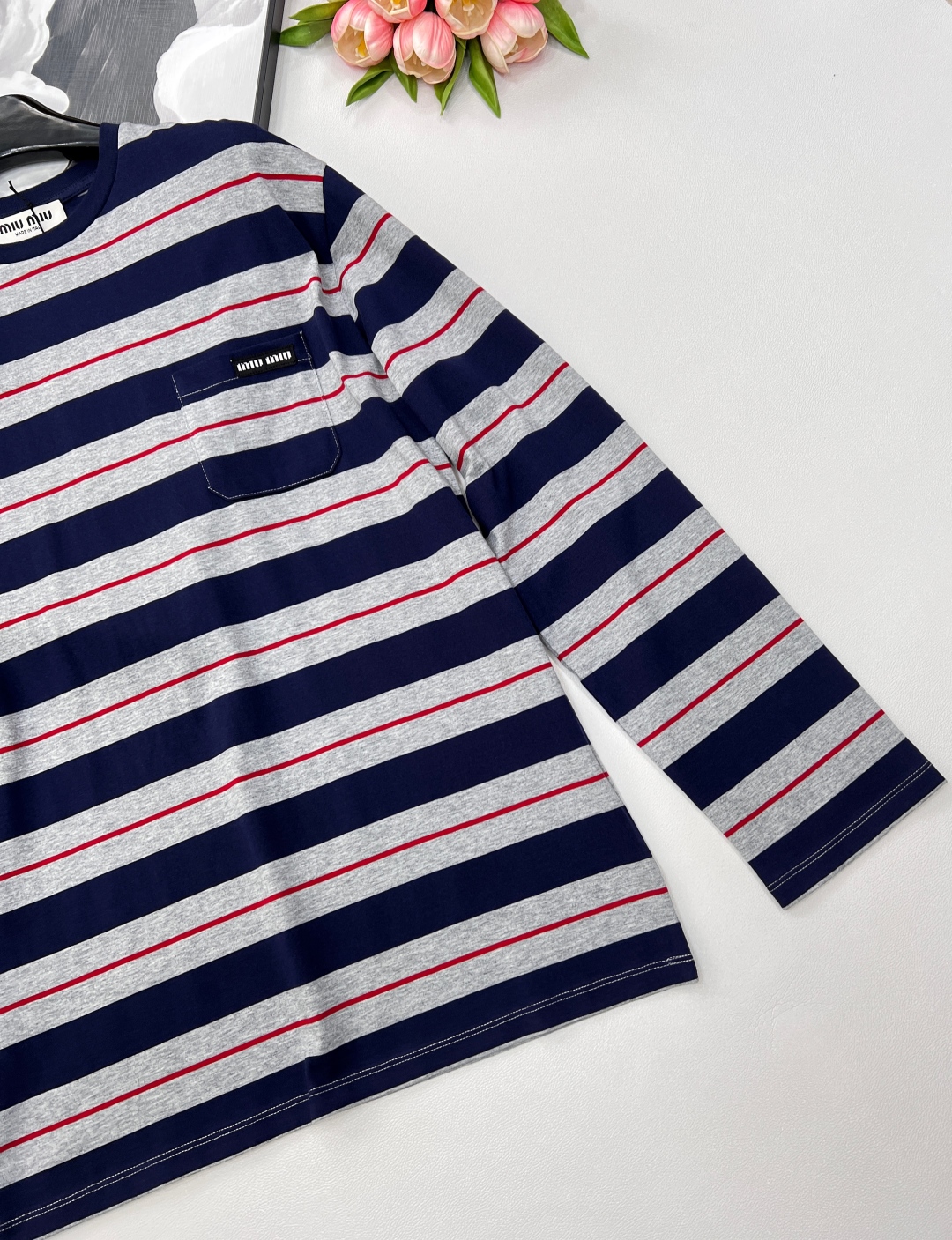 🆕Miumiu25Ss春夏新款 微标条纹宽松长袖T恤丨⚠独家yb开发！高版出品！全棉材质 透气舒适 质感