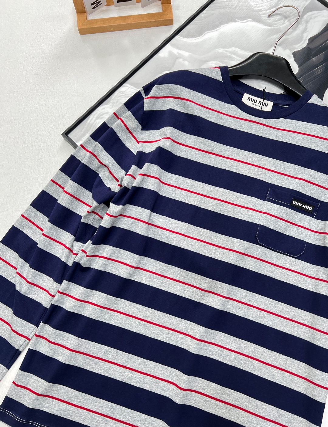 🆕Miumiu25Ss春夏新款 微标条纹宽松长袖T恤丨⚠独家yb开发！高版出品！全棉材质 透气舒适 质感