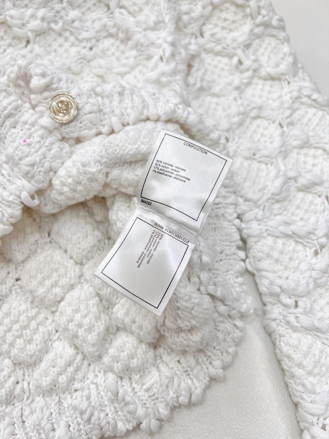 🆕CHANEL25SS 春季新款粗花呢菱格纹镂空针织开衫短外套简直杀疯啦！奶fufu 的白色，自带温柔滤