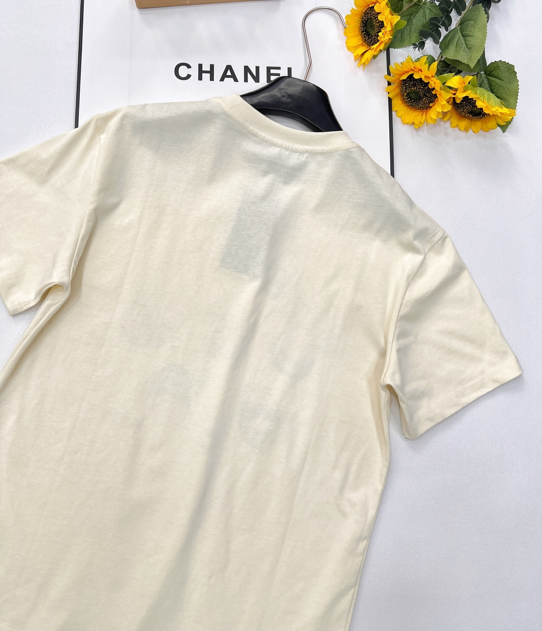 🆕春夏新款 GUCCI 小蜜蜂字母logo短袖T恤采用数码直喷印花工艺，立体有型，可对比市场普通版本纯棉