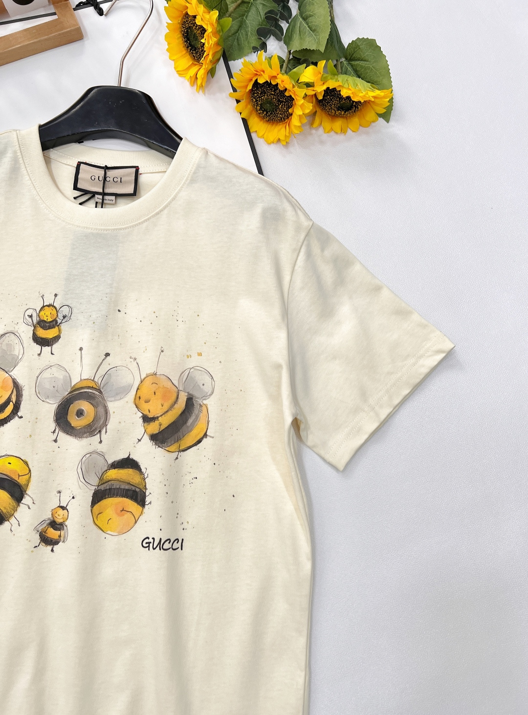 🆕春夏新款 GUCCI 小蜜蜂字母logo短袖T恤采用数码直喷印花工艺，立体有型，可对比市场普通版本纯棉