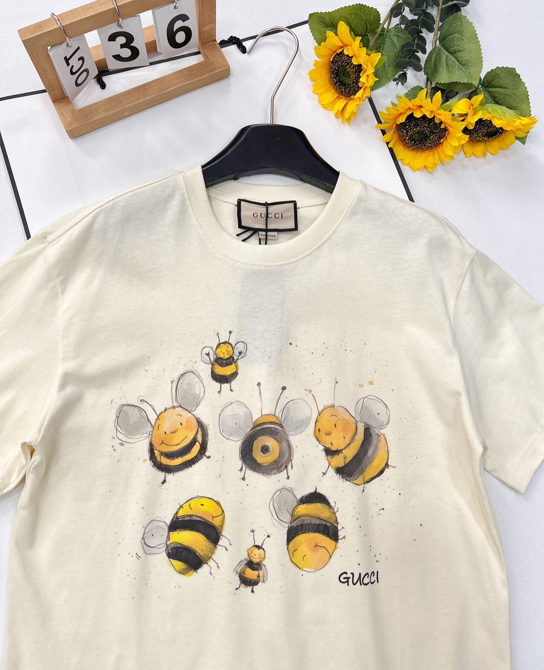 🆕春夏新款 GUCCI 小蜜蜂字母logo短袖T恤采用数码直喷印花工艺，立体有型，可对比市场普通版本纯棉