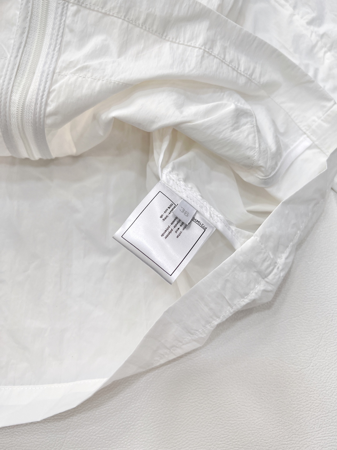 🆕 CHANEL logo章仔拼接小香风休闲运动防晒套装衣身上做有拼接设计加上logo章仔贴片，增加造型