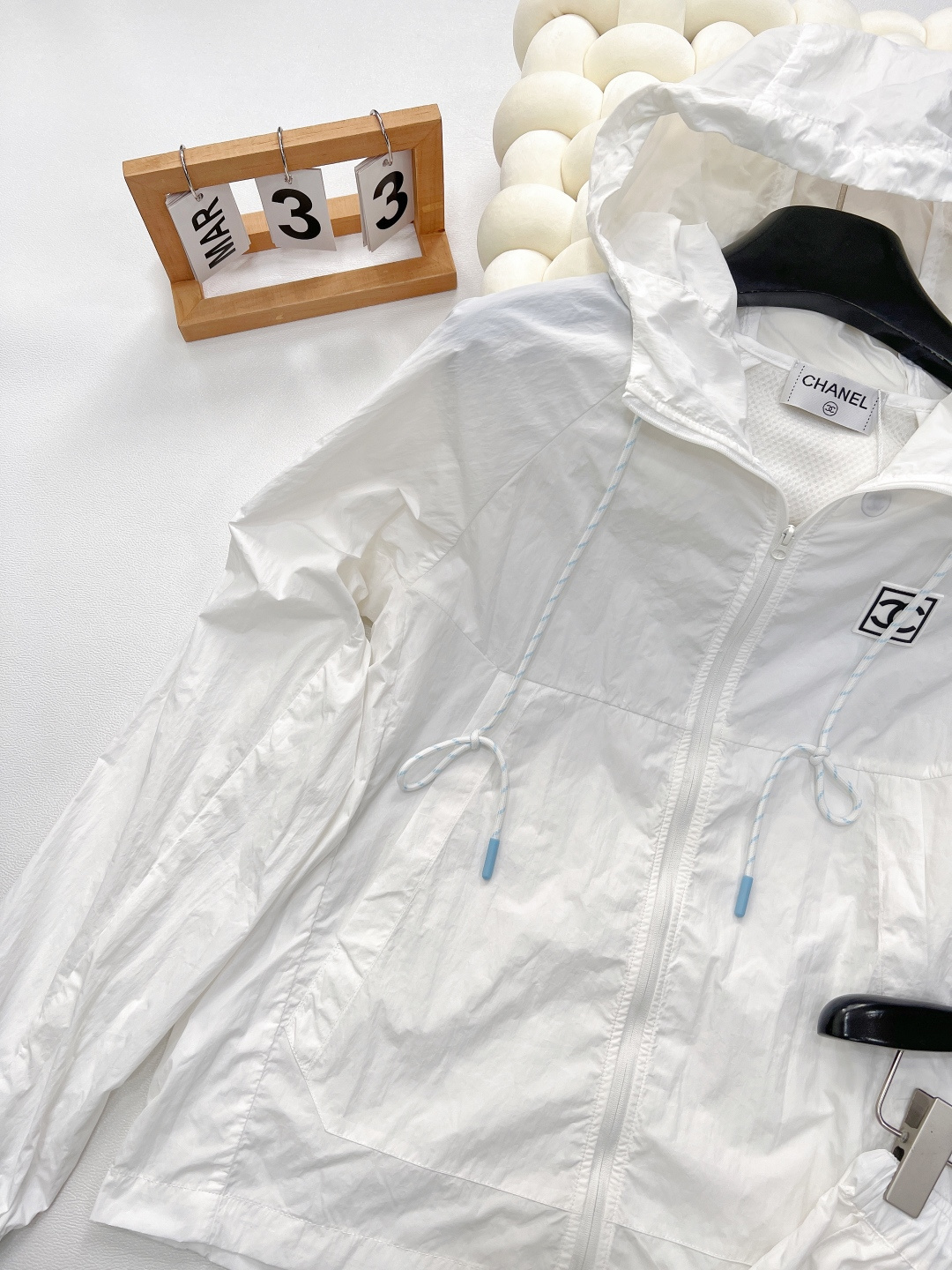 🆕 CHANEL logo章仔拼接小香风休闲运动防晒套装衣身上做有拼接设计加上logo章仔贴片，增加造型