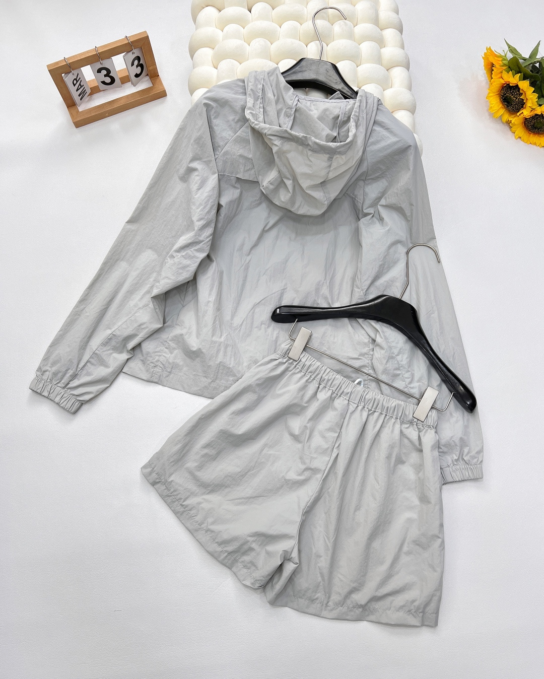 🆕 CHANEL logo章仔拼接小香风休闲运动防晒套装衣身上做有拼接设计加上logo章仔贴片，增加造型