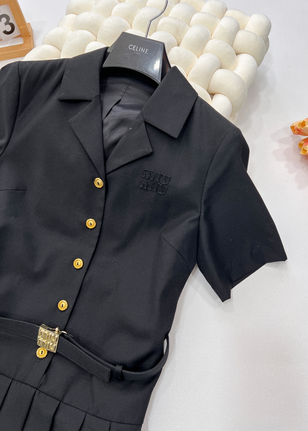 🆕Miumiu25Ss早春新款腰带短袖翻领连衣裙丨⚠独家yb开发！高版出品！进口西装材质 肌理明显 质感