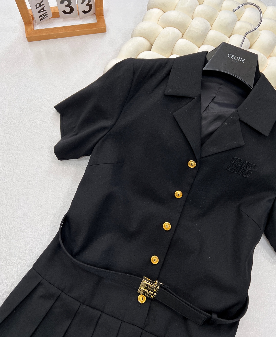 🆕Miumiu25Ss早春新款腰带短袖翻领连衣裙丨⚠独家yb开发！高版出品！进口西装材质 肌理明显 质感
