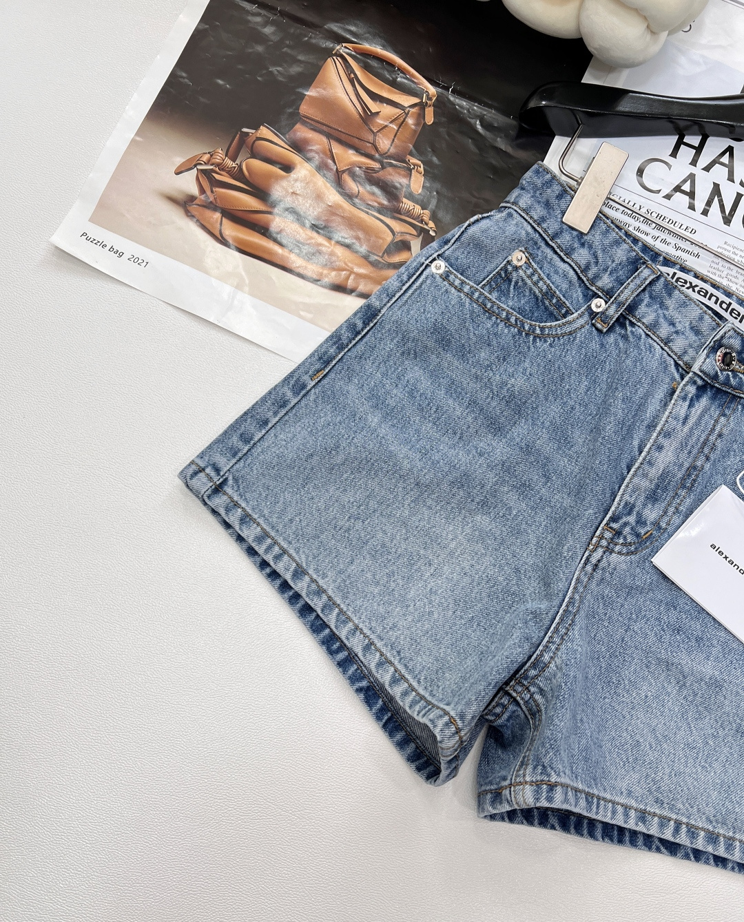 🆕夏季新品alexanderwang亚历山大王烫钻字母牛仔短裤 进口牛仔面料，半成品烫钻字母👍经典直筒版