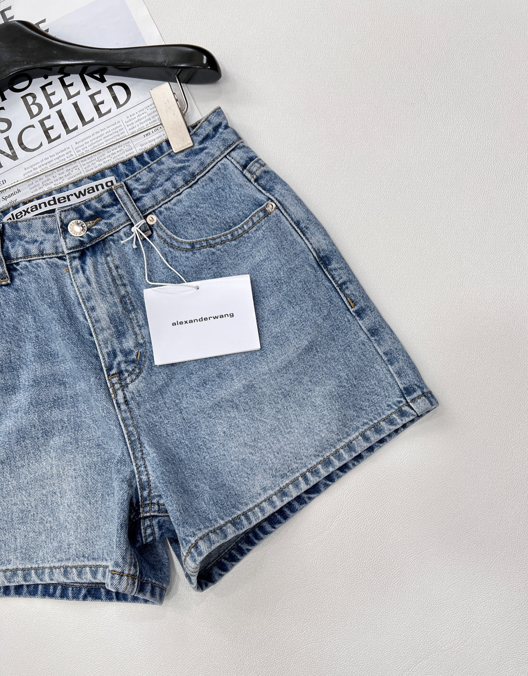 🆕夏季新品alexanderwang亚历山大王烫钻字母牛仔短裤 进口牛仔面料，半成品烫钻字母👍经典直筒版