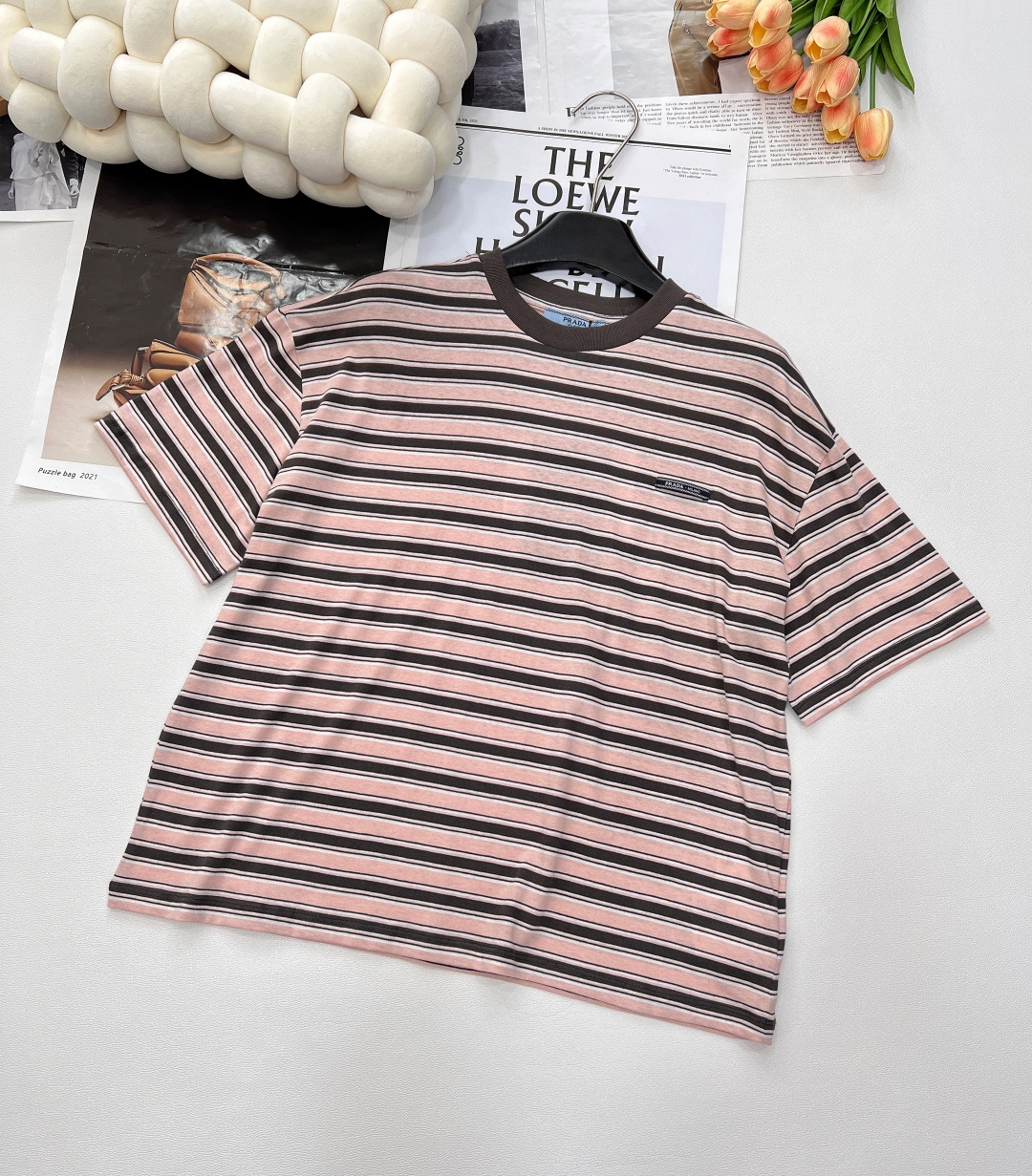 🆕Prada25Ss春夏新款撞色条纹微标宽松版短袖T恤丨高版出品！🧩简约闲适糅合复古摩登氛围 精密平纹棉