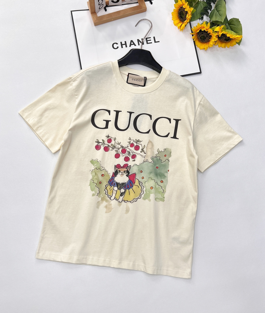  Футболка с короткими рукавами и принтом милого кота от GUCCI ... 