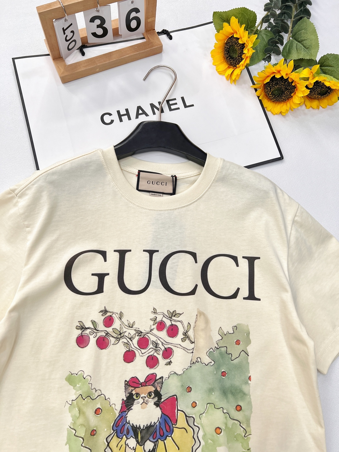 🆕 GUCCI 可爱猫咪印花短袖T恤。水彩印花可爱帅气又时髦的调调！设计感十足，干净又清爽 满满的青春活