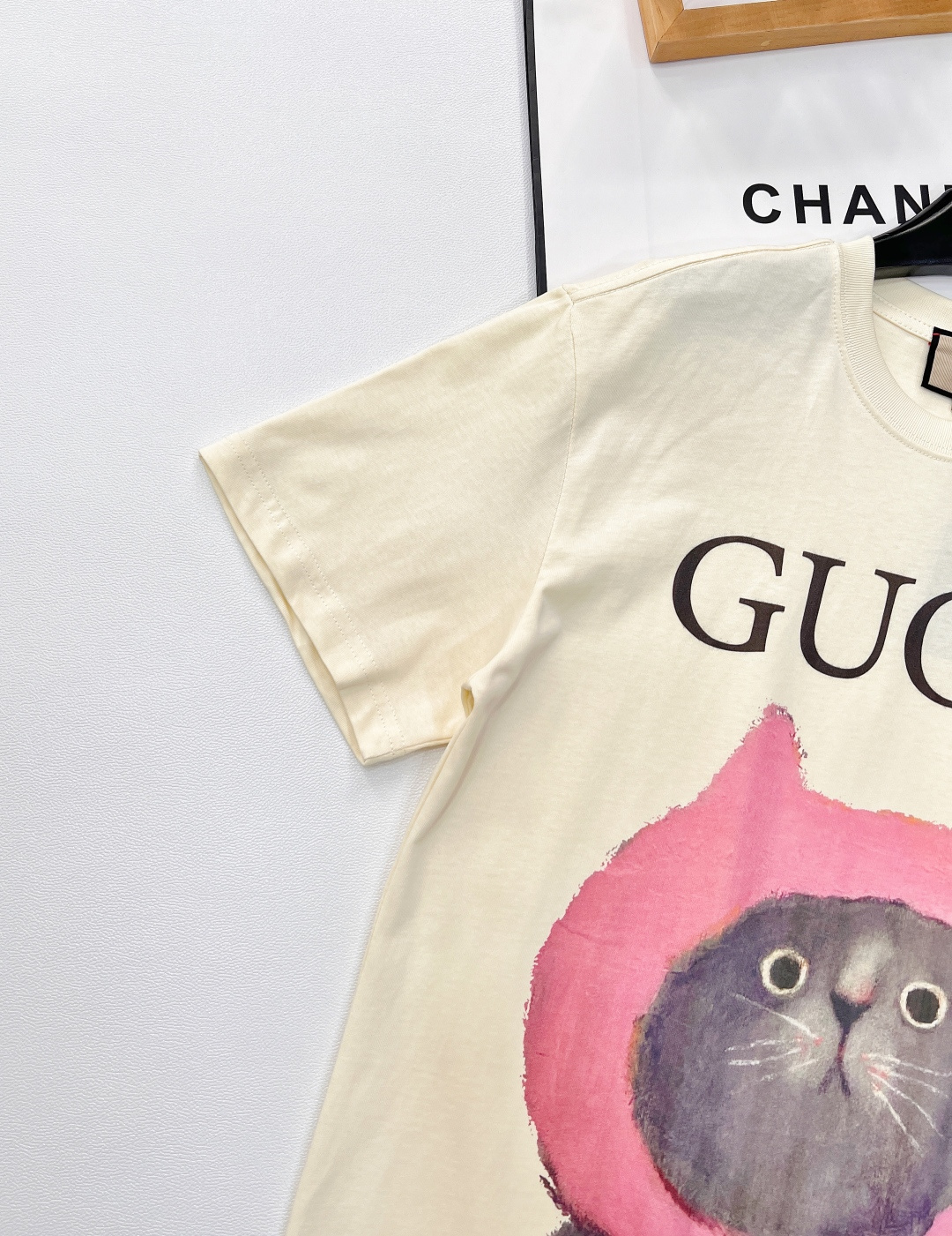 🆕 GUCCI 可爱猫咪印花短袖T恤。水彩印花可爱帅气又时髦的调调！设计感十足，干净又清爽 满满的青春活