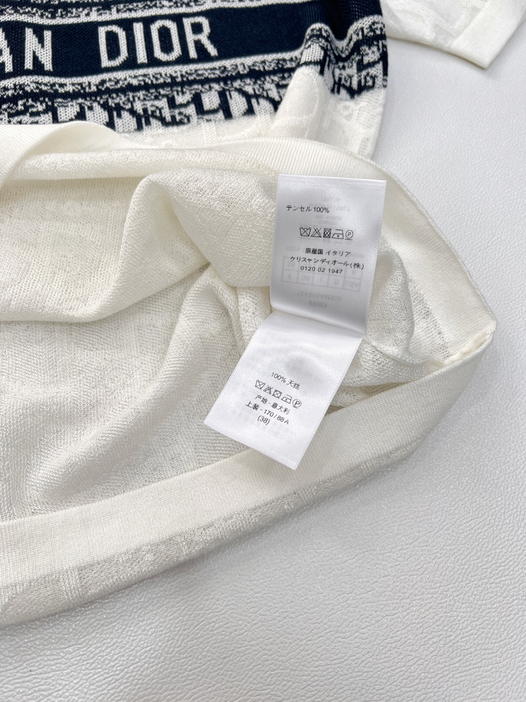 🆕 DIOR 提花暗纹老花logo针织衫短袖这个针织短袖深深的俘获了我的心！超正的版型，显肤白的好手，经