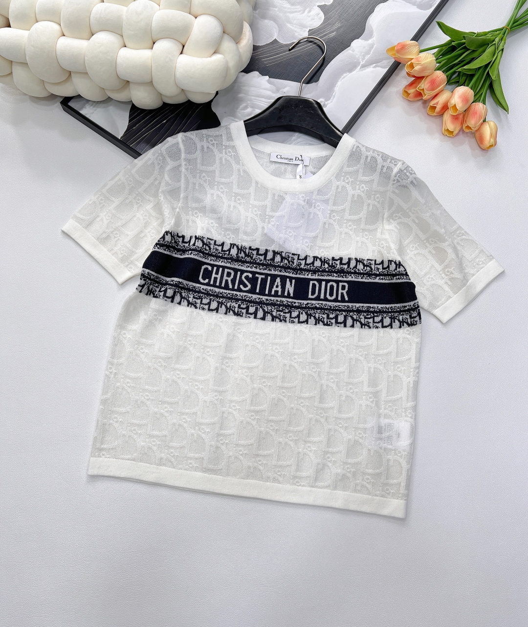 🆕 DIOR 提花暗纹老花logo针织衫短袖这个针织短袖深深的俘获了我的心！超正的版型，显肤白的好手，经