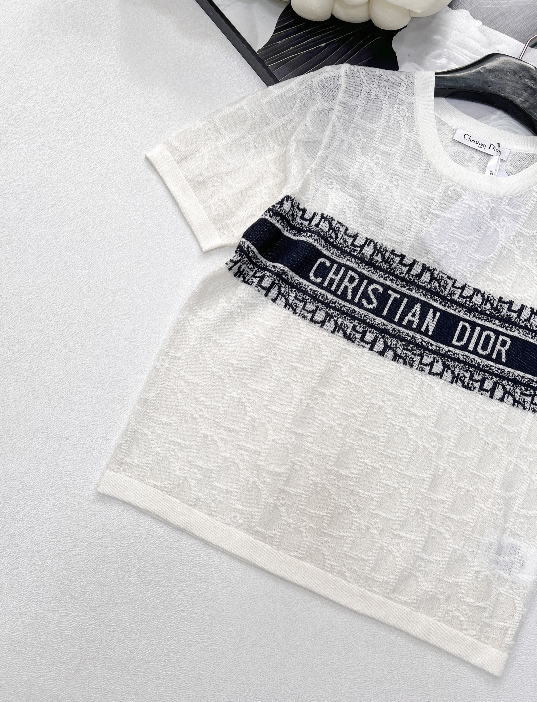 🆕 DIOR 提花暗纹老花logo针织衫短袖这个针织短袖深深的俘获了我的心！超正的版型，显肤白的好手，经