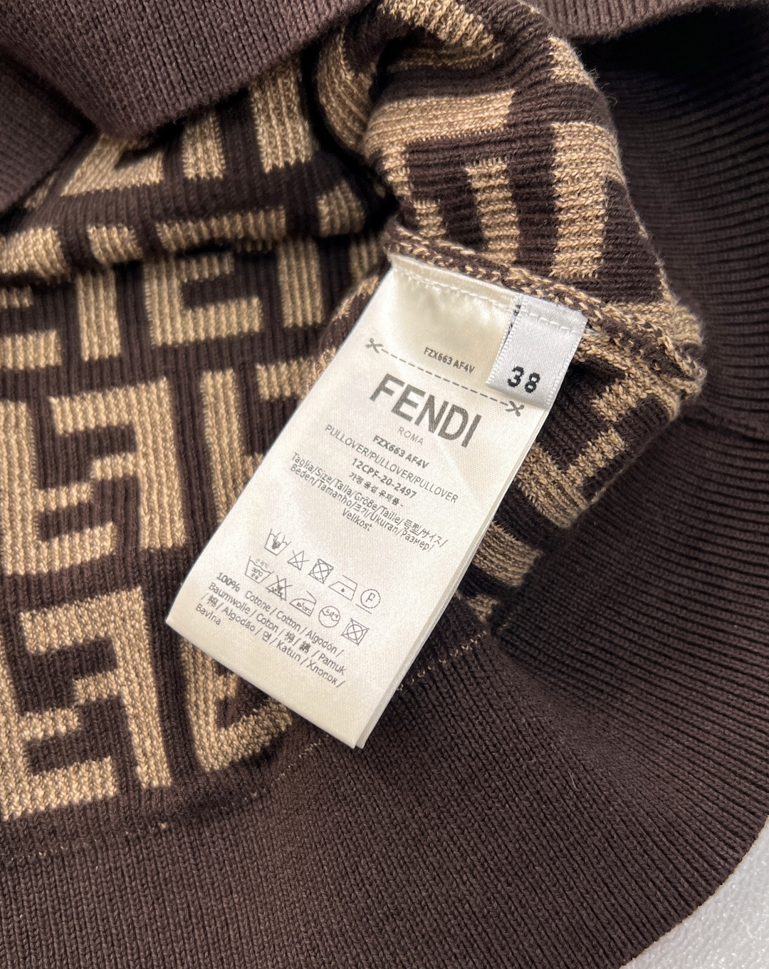 🆕Fendi 新款提花系列..🤎🤎🤎FF Logo针织短袖！超爱的这款 超级有气质！没穿之前可能感觉有点