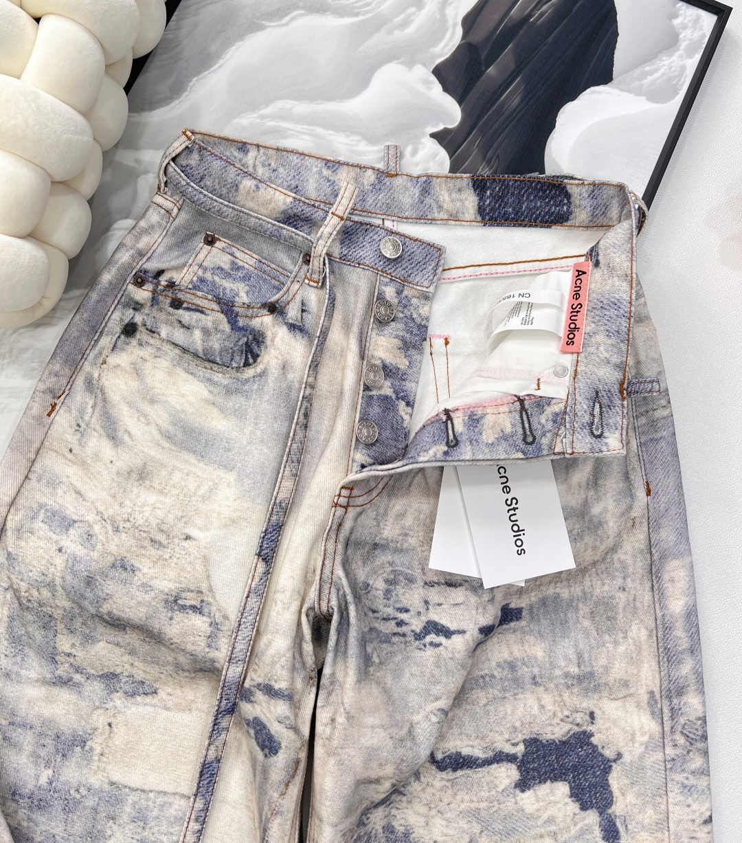 🆕AcneStudios2025新款复古潮牌AC风格做旧水系油画废土风阔腿显瘦宽松牛仔裤, 正面纽扣和门