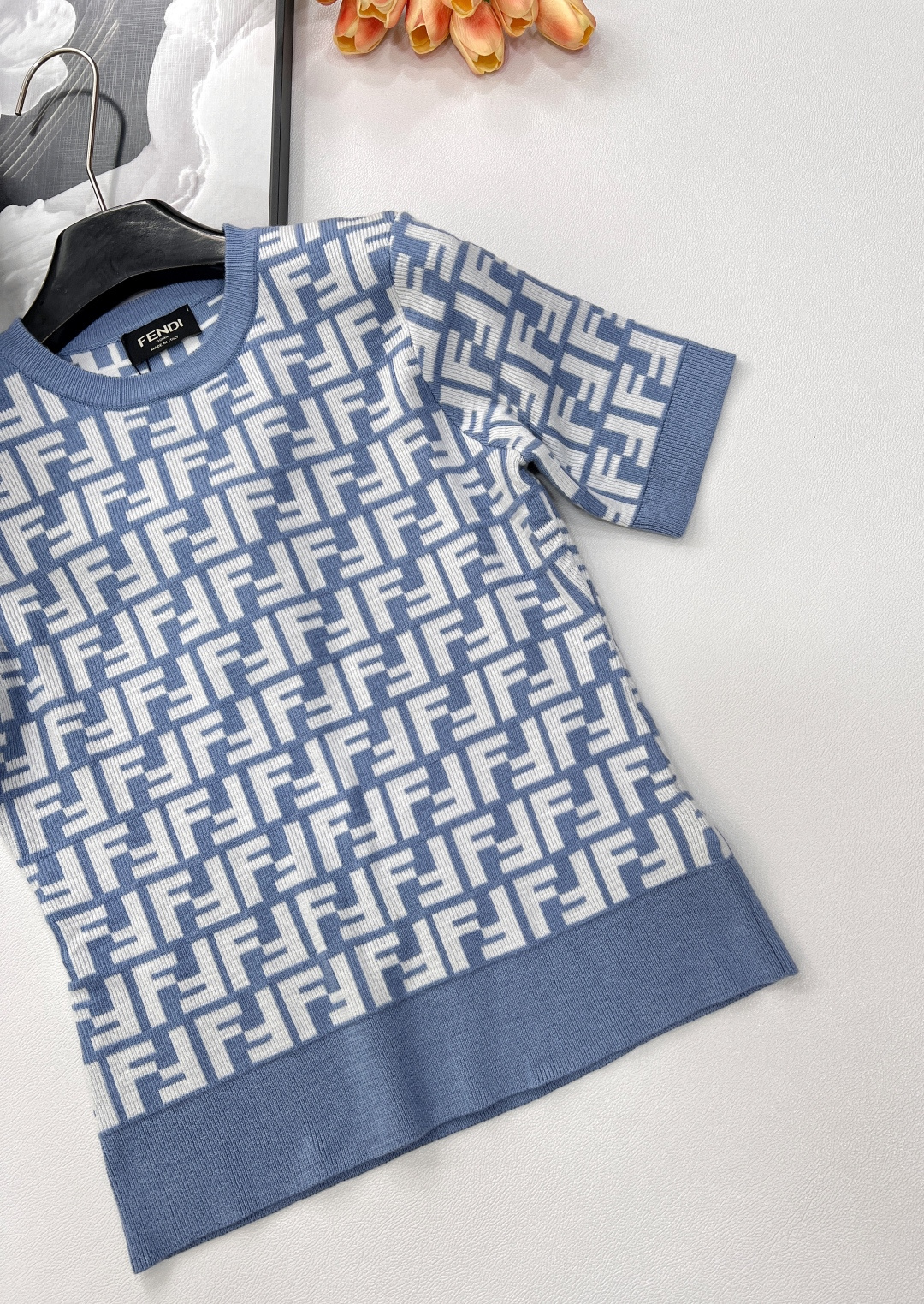 🆕 FENDI 经典FFLogo字母提花针织衫这款真的是美得冒泡😘春天里就要穿这种能抬人气质 明媚洋气的