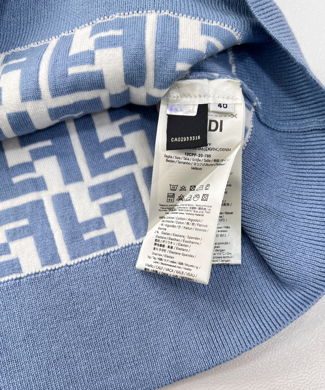 🆕 FENDI 经典FFLogo字母提花针织衫这款真的是美得冒泡😘春天里就要穿这种能抬人气质 明媚洋气的