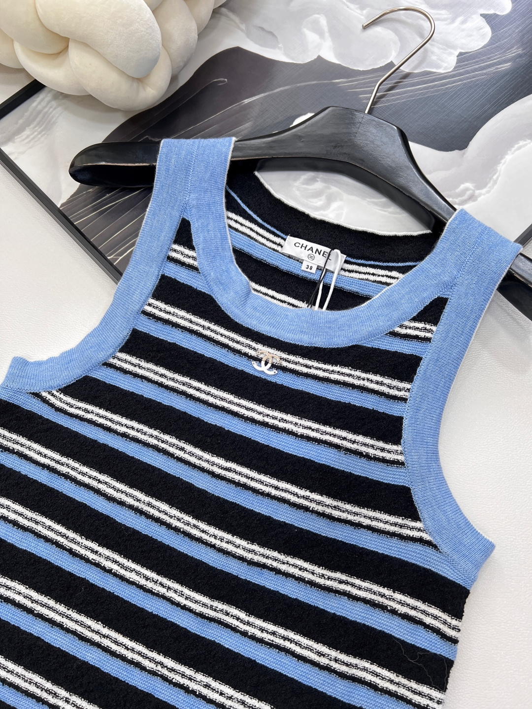🆕Chanel25SS早春新款毛圈针织条纹背心丨高版出品！挖肩挂脖背心版型 通体满铺彩色条纹 重工钩针明