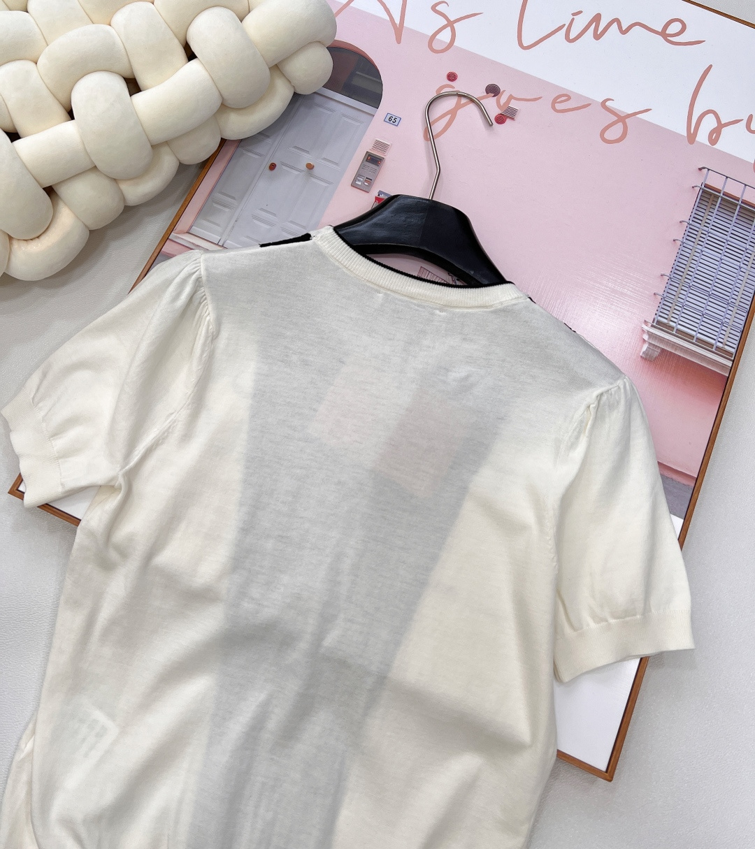 🆕Miumiu新款蝴蝶结撞色针织短袖，黑白撞色大胆且经典，鲜明色块拼接，瞬间打破常规，营造出强烈的视觉张