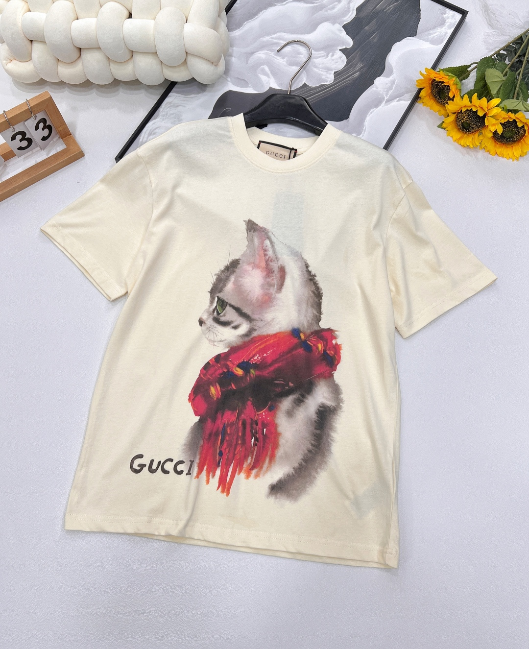 🆕 Gucci 可爱围巾🧣猫咪印花短袖T恤定制240克同缸染面料 手感非常舒服 上身亲肤舒适！！特别活力