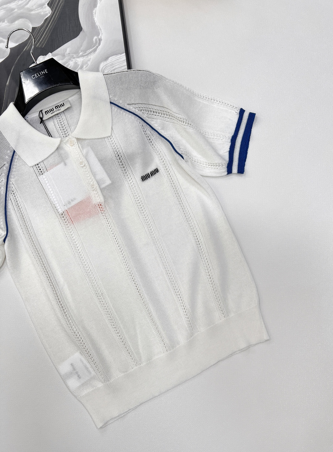 🆕Miumiu2025新款插肩条纹针织短袖，定制YB纱线织造 质感高级光泽舒适 针织翻领半开襟上衣剪裁 